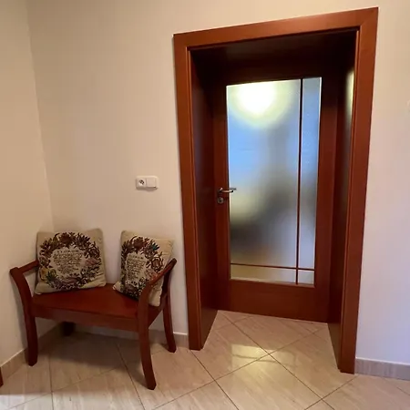 Pod Vezi *